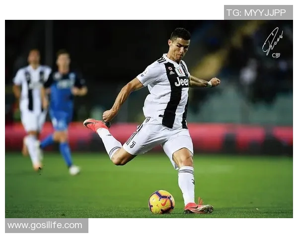 高清足球明星挂图欣赏尽显球场风采与魅力的完美瞬间 高清足球明星挂图欣赏尽显球场风采与魅力的完美瞬间