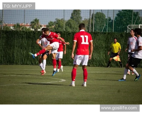 直布罗陀足球明星的崛起与挑战：小国大梦的运动传奇