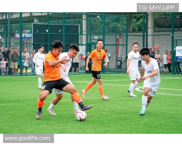 成都与武汉足球队赛后分析：比赛节奏与战术对决的深度剖析